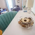 Dora Near Sea And Center With Private Garage Lejlighed Poreč