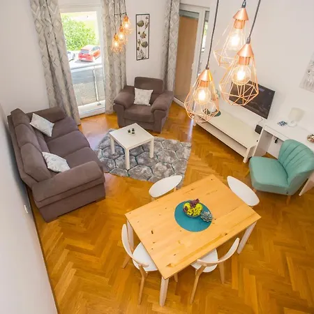 Apartment Dora Near Sea And Center With Private Garage *