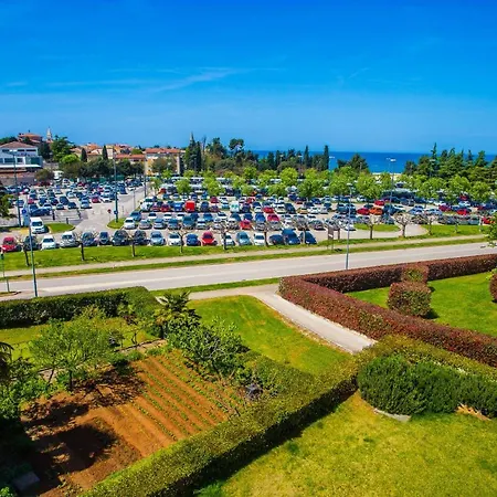 Dora Near Sea And Center With Private Garage